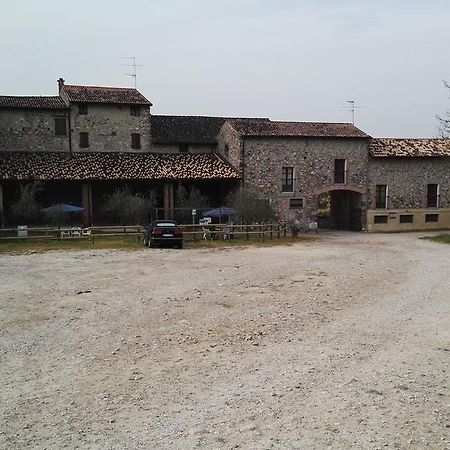 Agriturismo Licensi Del Bresa Monzambano Exterior photo