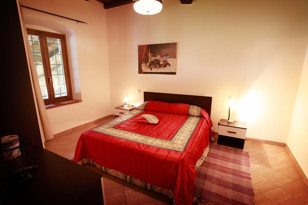 Agriturismo Licensi Del Bresa Monzambano Room photo