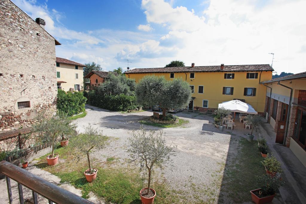 Agriturismo Licensi Del Bresa Monzambano Exterior photo
