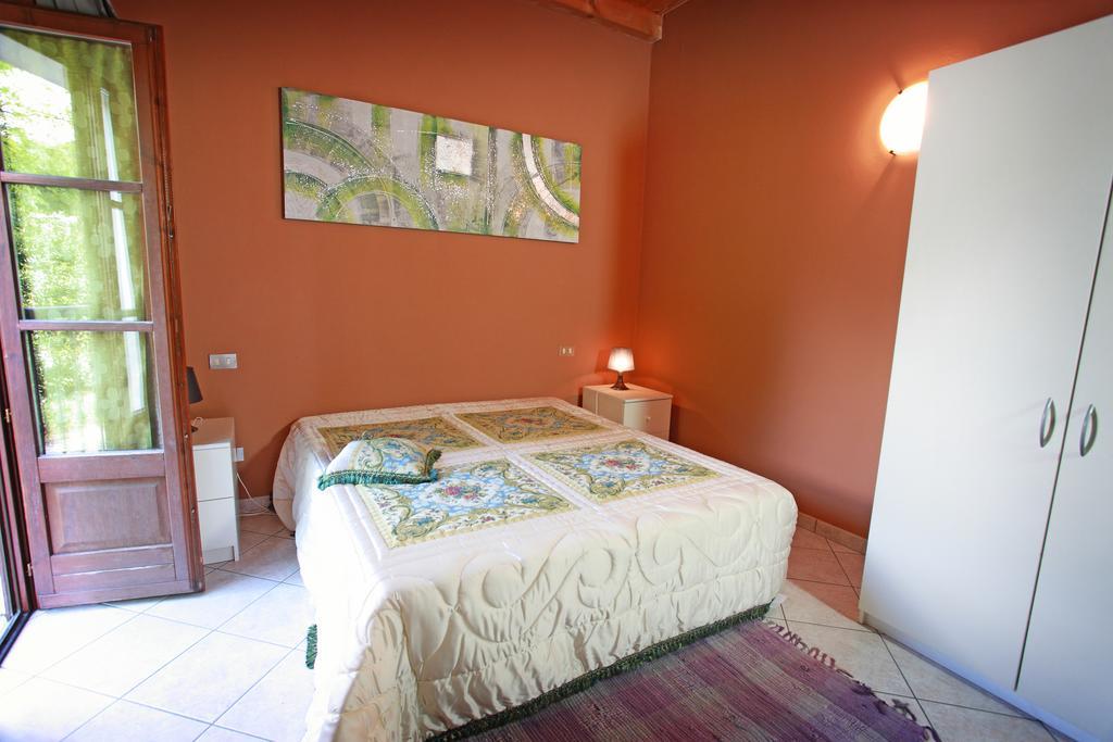 Agriturismo Licensi Del Bresa Monzambano Room photo