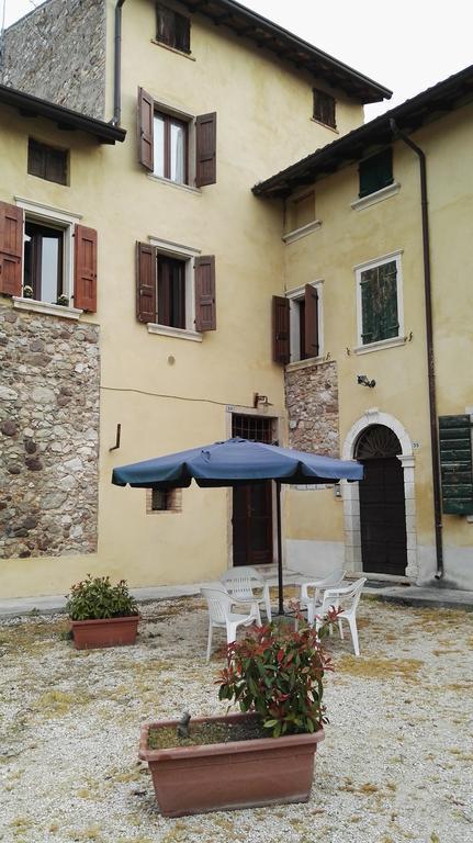 Agriturismo Licensi Del Bresa Monzambano Exterior photo