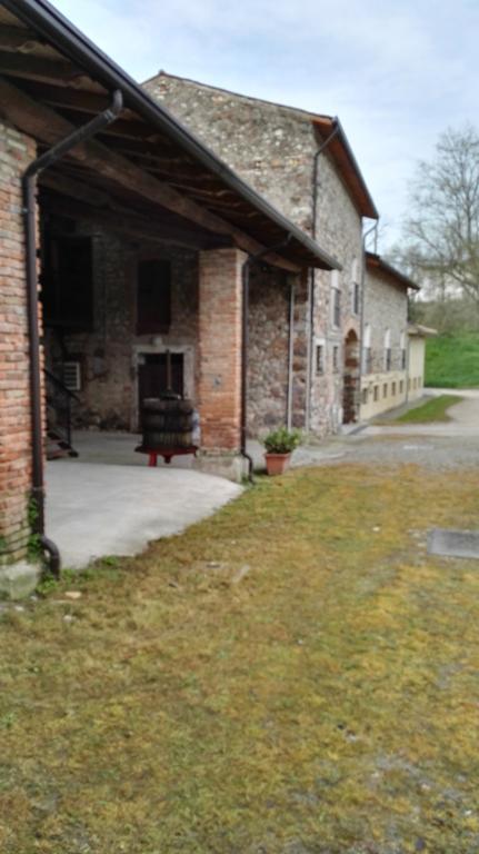 Agriturismo Licensi Del Bresa Monzambano Exterior photo